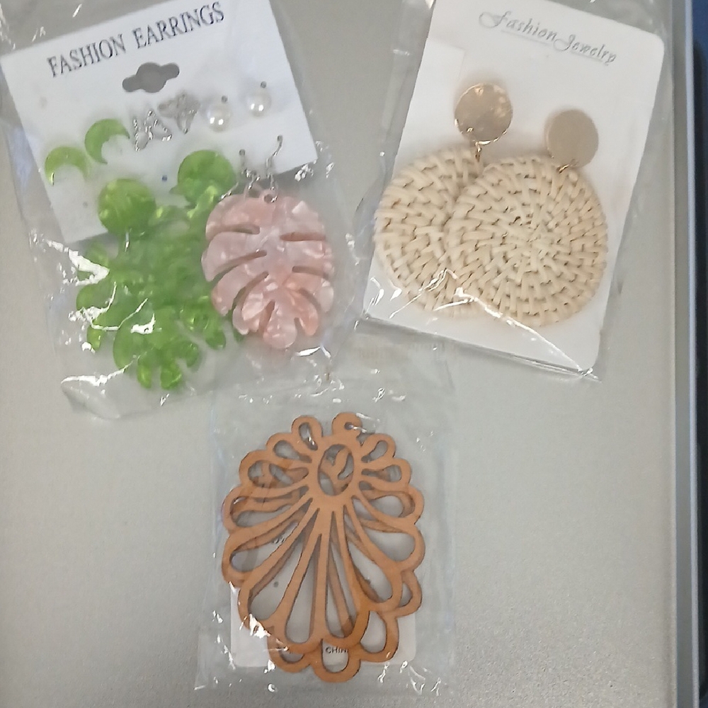 Fashion Jewelry Cream and Brown Earrings